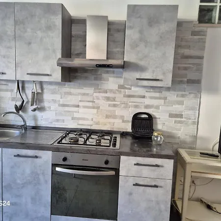 Appartamento Casa Bea With Private Parking Space Martinsicuro