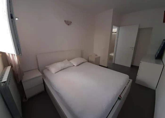 Casa Bea With Private Parking Space Appartamento *